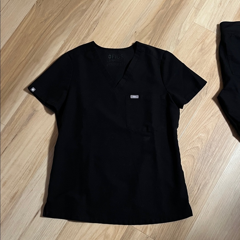 Figs Classic Black Scrub Top - Picture 2 of 4